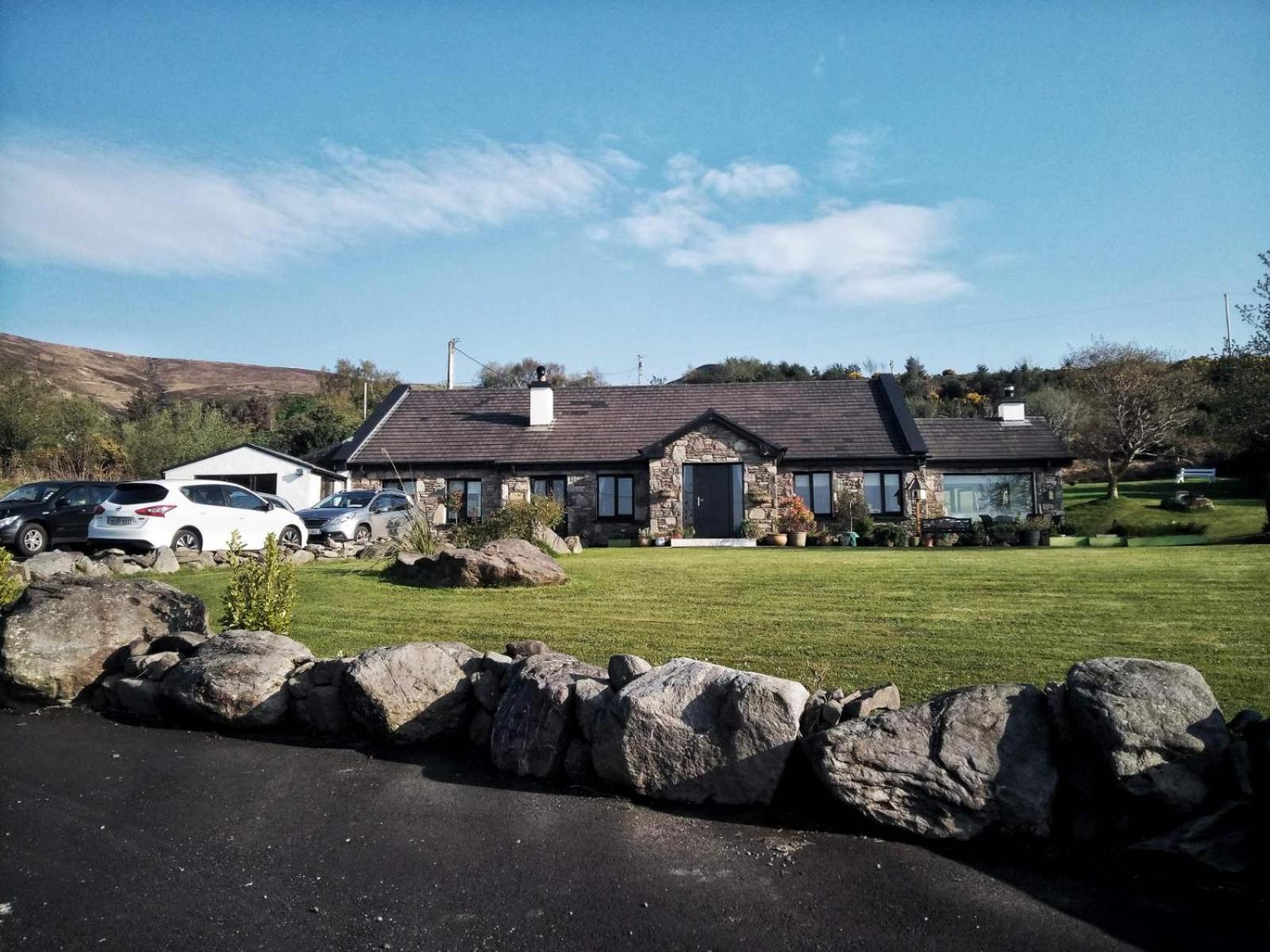 Great Lawn Kinisi 16K From The Town Centre V93 Hv56 Bed & Breakfast Laune Bridge Eksteriør bilde